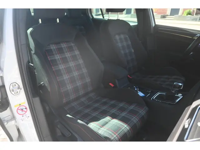 Volkswagen Golf 2.0 TSI GTI Perf. 2018 Benzine 17
