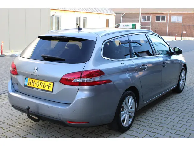 Peugeot 308 SW 1.2 PureTech Blue Executive 2015 Benzine 7