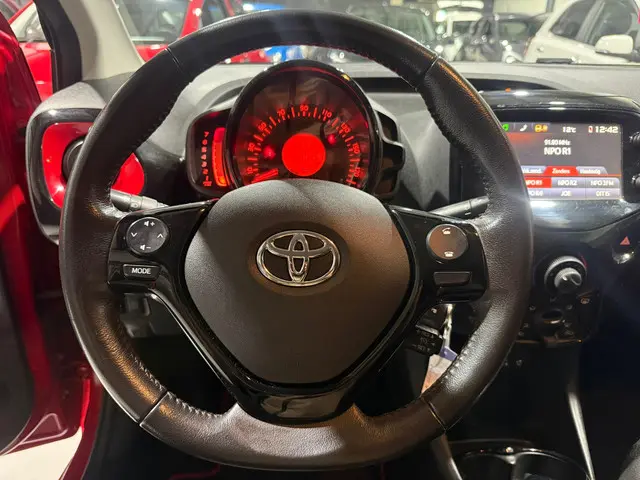 Toyota Aygo 1.0 VVT-i x-cite 2018 Benzine 8