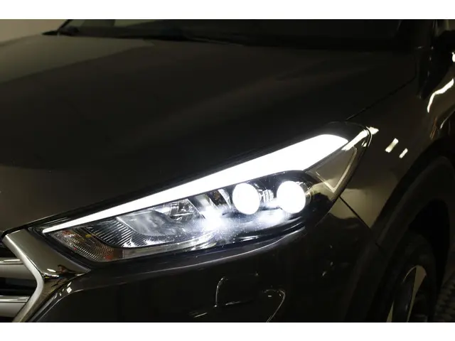 Hyundai Tucson 1.6 GDi Premium. 2016 Benzine 12