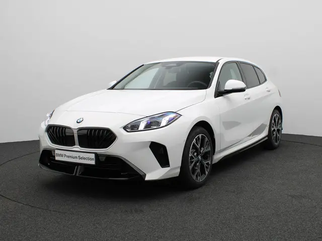 BMW 1 Serie 120 2025 Benzine 21