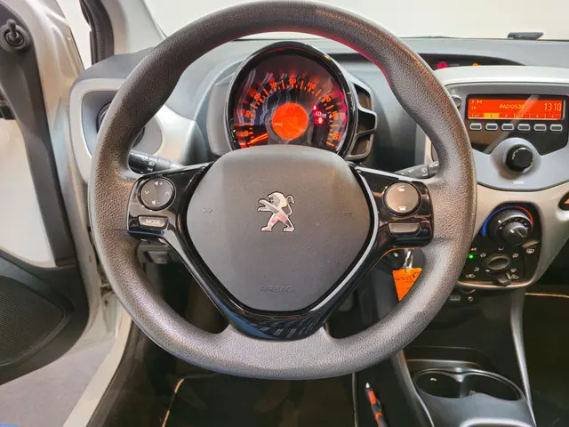 Peugeot 108 1.0 VTi Active Top 2014 Benzine 13