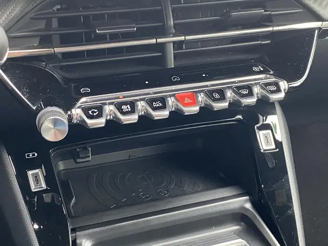 Peugeot 2008 1.2T 130pk Automaat 130 GT 2024 Benzine 9