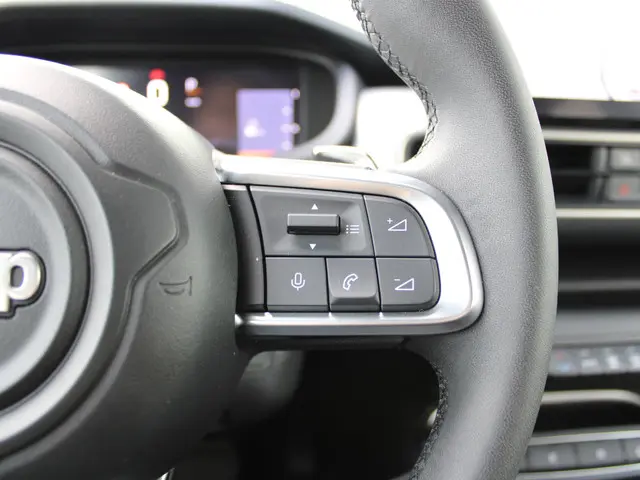 Jeep Avenger 1.2 e-Hybrid Summit 2025 Hybride Benzine 18