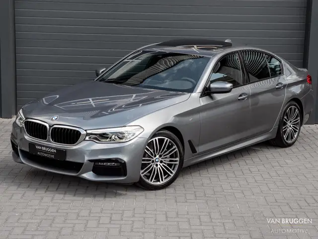 BMW 5 Serie 520i High Executive M-Sport 2019 Benzine 36