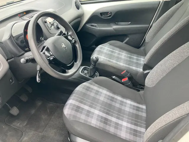 Peugeot 108 1.0 e-VTi Active Airco, 5 Deurs,.. 2019 Benzine 7