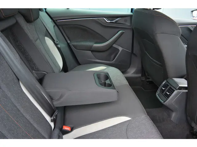 Škoda Kamiq 1.5 TSI ACT Business Edition 2020 Benzine 24