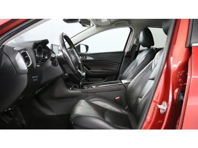 Mazda 3 2.0 SkyActiv-G 120 GT-M 2017 Benzine 15
