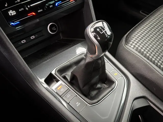 Volkswagen Tiguan 1.5 TSI Life Business 2022 Benzine 18