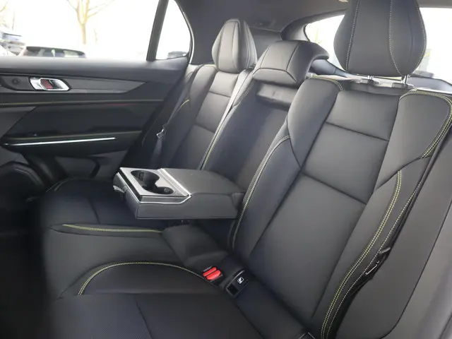 Lynk & Co 01 1.5 More 2026 Hybride Benzine 36