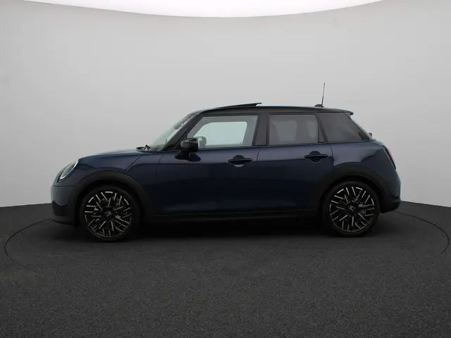 MINI 5-Deurs Cooper C 2024 Benzine 3