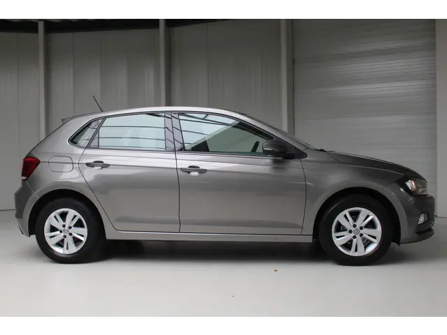 Volkswagen Polo 1.0 TSI Comfortline 2019 Benzine 21