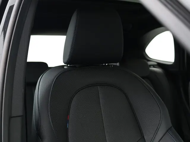 BMW X1 sDrive20i High Executive Edition 2021 Benzine 12