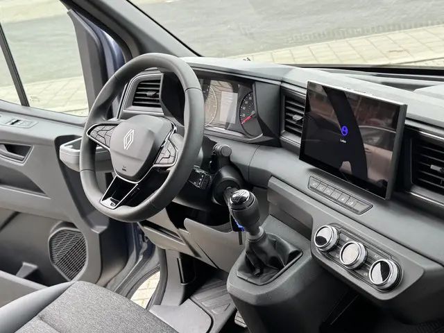 Renault Master T35 2.0 dCi 130 L2H2 Start 2024 Diesel 22