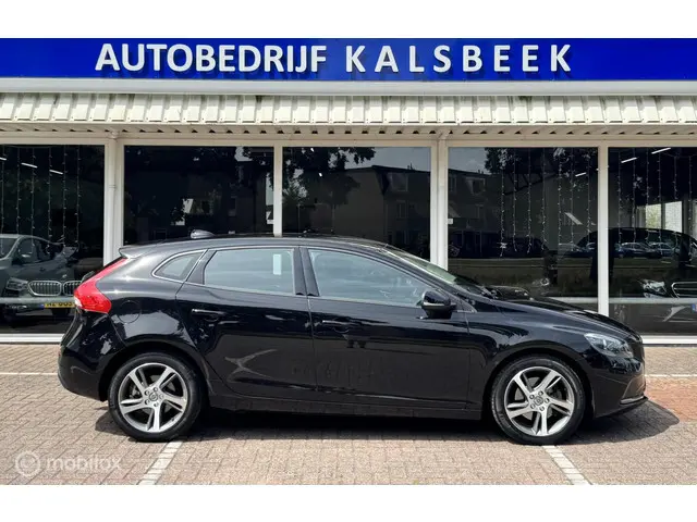 Volvo V40 2.0 T2 Summum 2016 Benzine 8