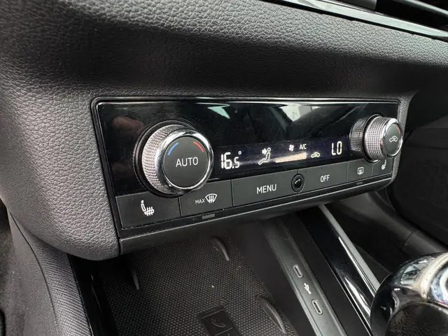 Škoda Kamiq 1.0 TSI Sport Business 2020 Benzine 28