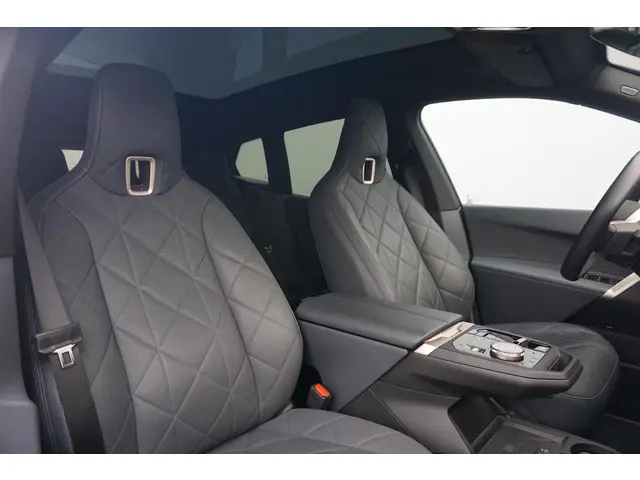 BMW iX xDrive40 2024 Elektrisch 8