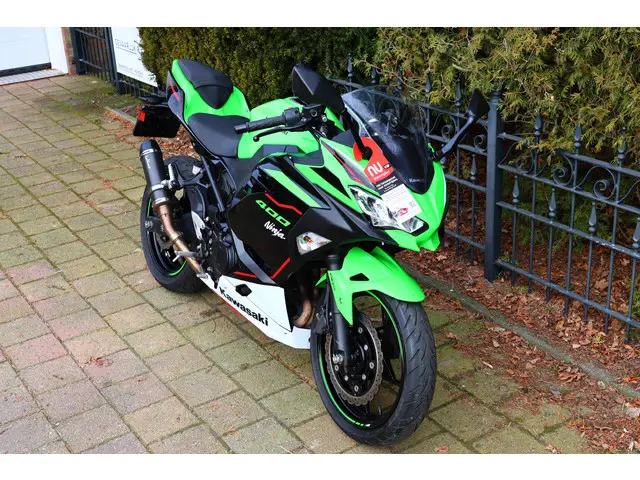 Kawasaki Ninja 400 KRT A2 CODE 80 2023 Benzine 11