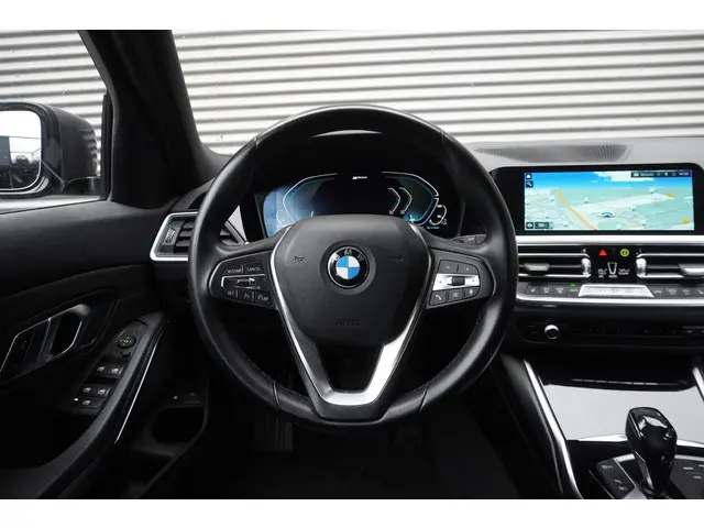 BMW 3 Serie Touring 330e 2021 Hybride Benzine 7