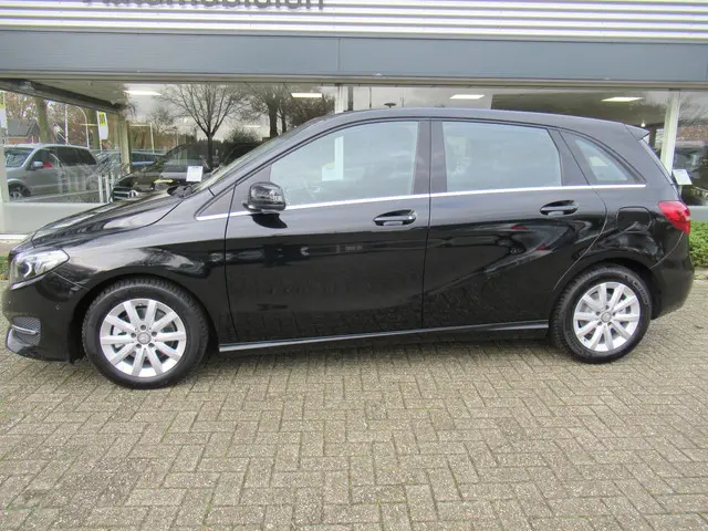 Mercedes-Benz B-Klasse 180 Ambition/Automaat 2016 Benzine 2
