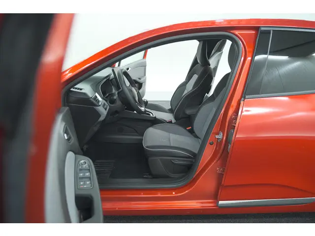 Renault Clio TCe 90 GPF Techno 2025 Benzine 29