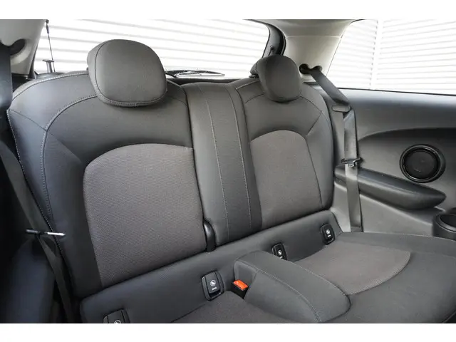 MINI 3-Deurs Cooper C 2019 Benzine 10