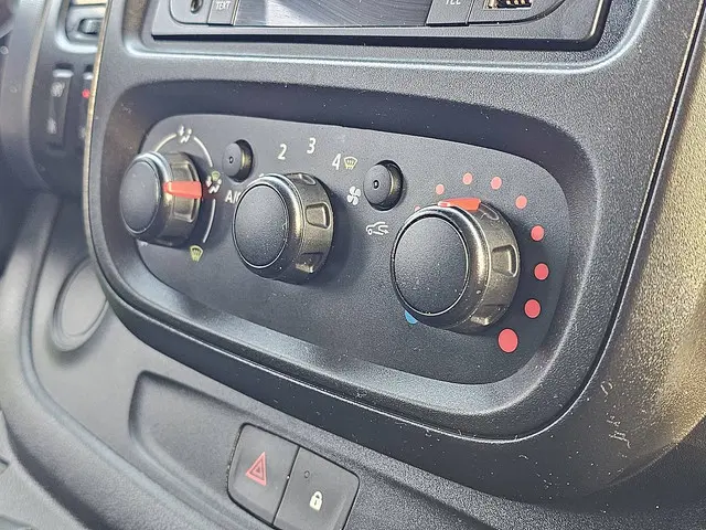 Opel Vivaro 1.6 2019 Diesel 10