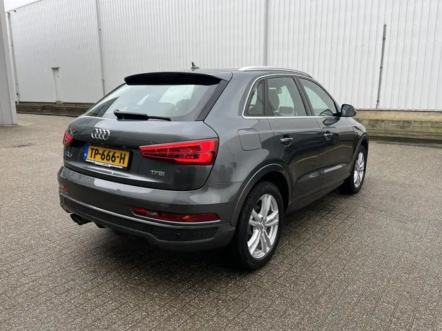 Audi Q3 1.4 TFSI CoD Sport Advance Sport 2018 Benzine 57