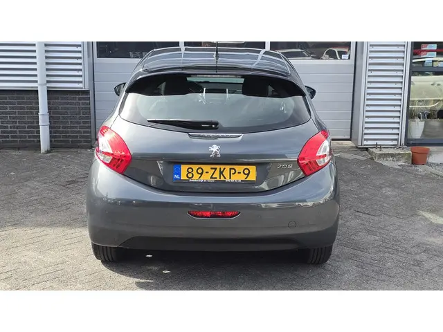 Peugeot 208 1.2 VTi Blue Lease 2012 Benzine 9