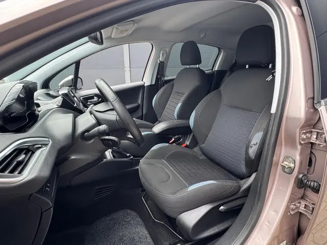 Peugeot 208 1.6 VTi Allure / Nap / Navi / Pdc 2012 Benzine 12