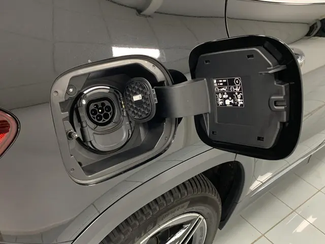 Mercedes-Benz GLA 250 e AMG Line 2023 Hybride Benzine 30