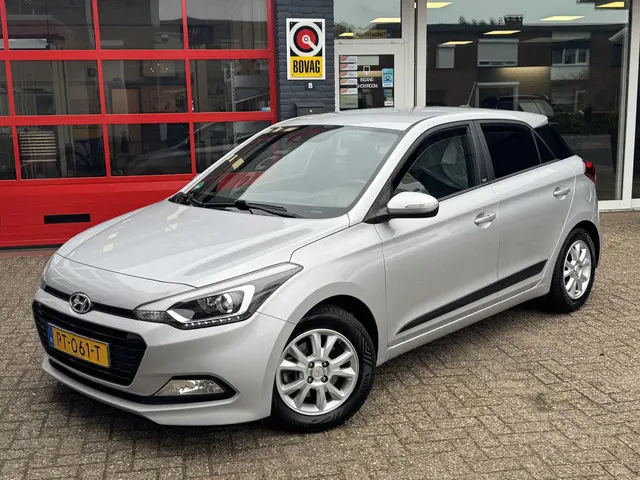 Hyundai i20 1.0 T-GDI Go! 2016 2017 Benzine 4