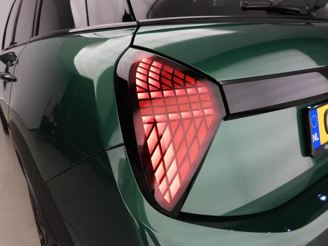 MINI 5-Deurs Cooper C 2024 Benzine 41