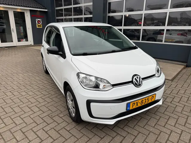 Volkswagen up! 1.0 BMT take up! 2017 Benzine 2