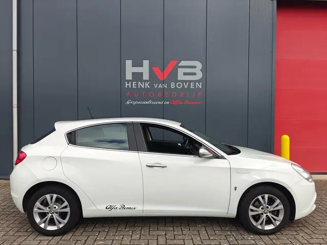 Alfa Romeo Giulietta 1.4 T Distinctive 2012 Benzine 8