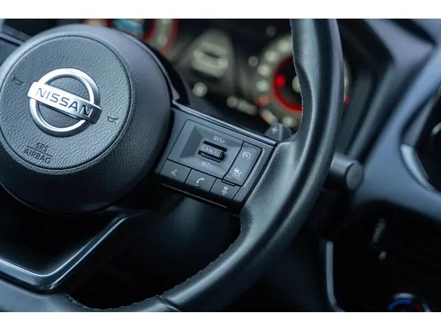 Nissan QASHQAI 1.3 MHEV Xtronic N-Connecta 2021 Benzine 28
