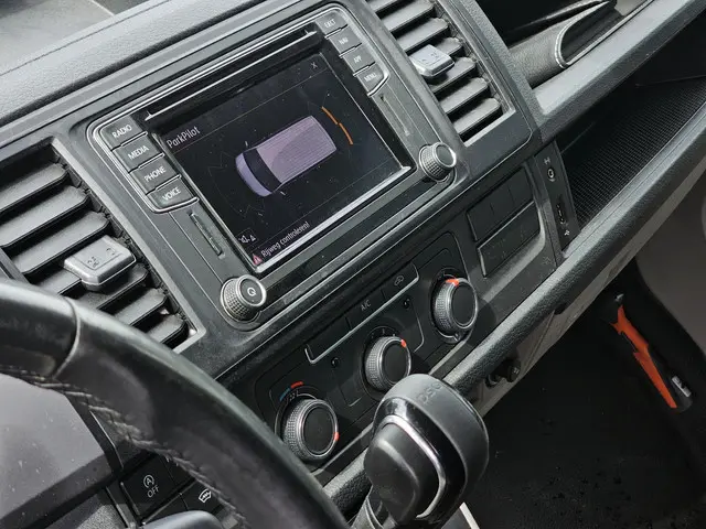 Volkswagen Transporter 2.0 TDI L1H2 Highline 2018 Diesel 13