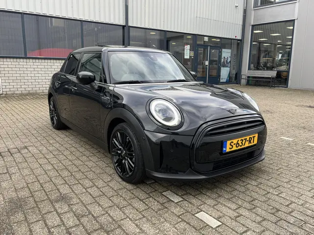 MINI Cooper 1.5 Classic 2023 Benzine 76