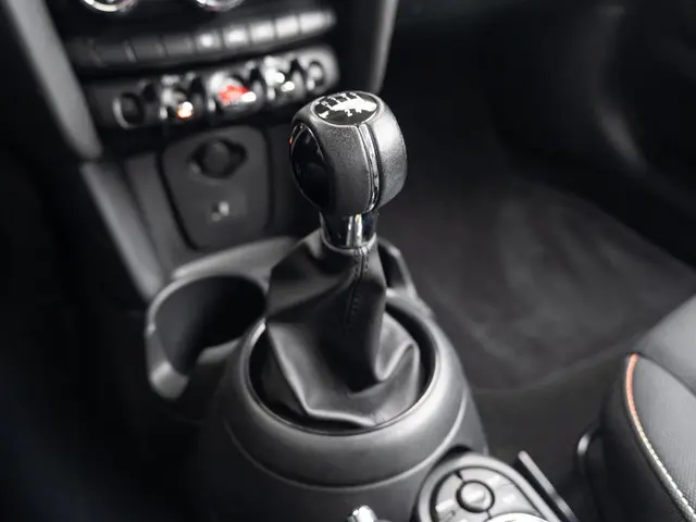 MINI 3-Deurs Cooper 2021 Benzine 22