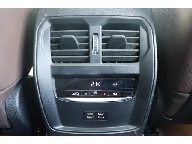 BMW 3 Serie Touring 318i 2024 Benzine 15