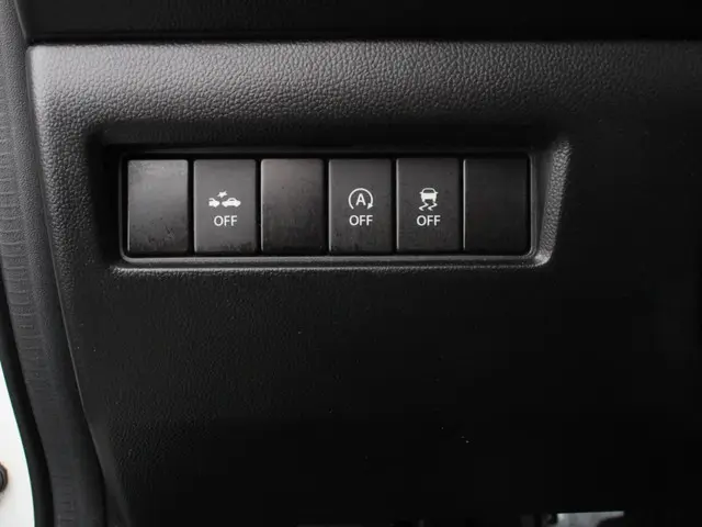 Suzuki Swift 1.2 Hybrid Club 2021 Benzine 15