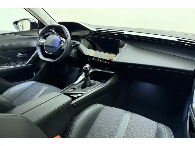 Peugeot 308 1.2T 130pk Allure 2023 Benzine 15