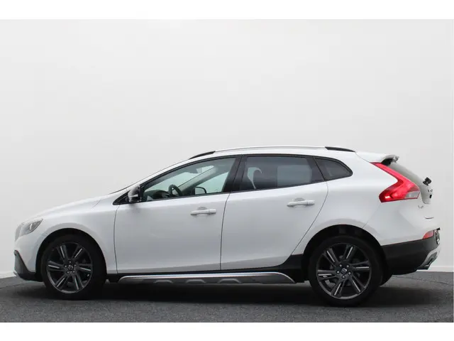 Volvo V40 Cross Country 1.6 T4 Momentum 2014 Benzine 17