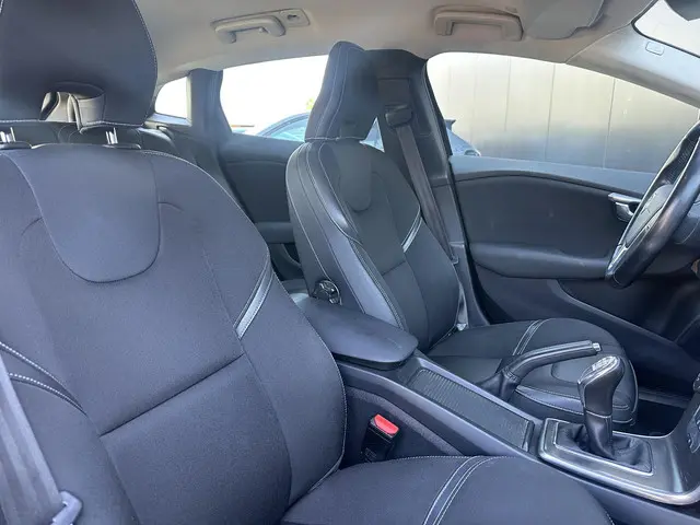 Volvo V40 1.6 T4 Momentum 2013 Benzine 6