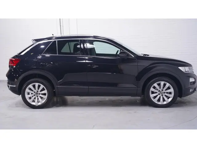 Volkswagen T-Roc 1.5 TSI Style 2021 Benzine 8