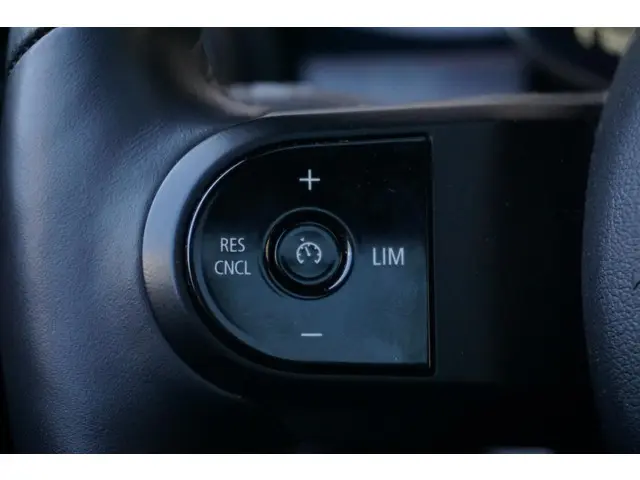 MINI 3-Deurs Cooper 2023 Benzine 25