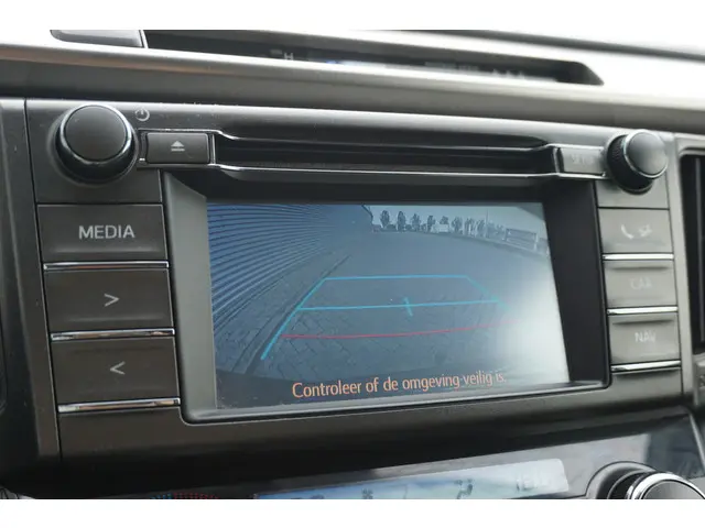 Toyota RAV4 2.0 Dynamic 4WD 2015 Benzine 17