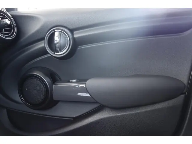 MINI Cooper Mini 1.5 Business Edition 2019 Benzine 24