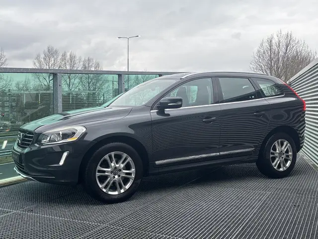 Volvo XC60 2.0 T5 FWD Summum 2014 Benzine 6