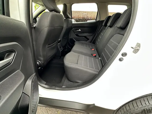 Dacia Duster 1.3 TCe 130 Journey 2023 Benzine 22